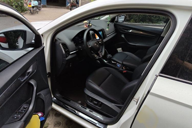 Used Skoda Karoq 2022 TSI280 Premium Edition Interior 3