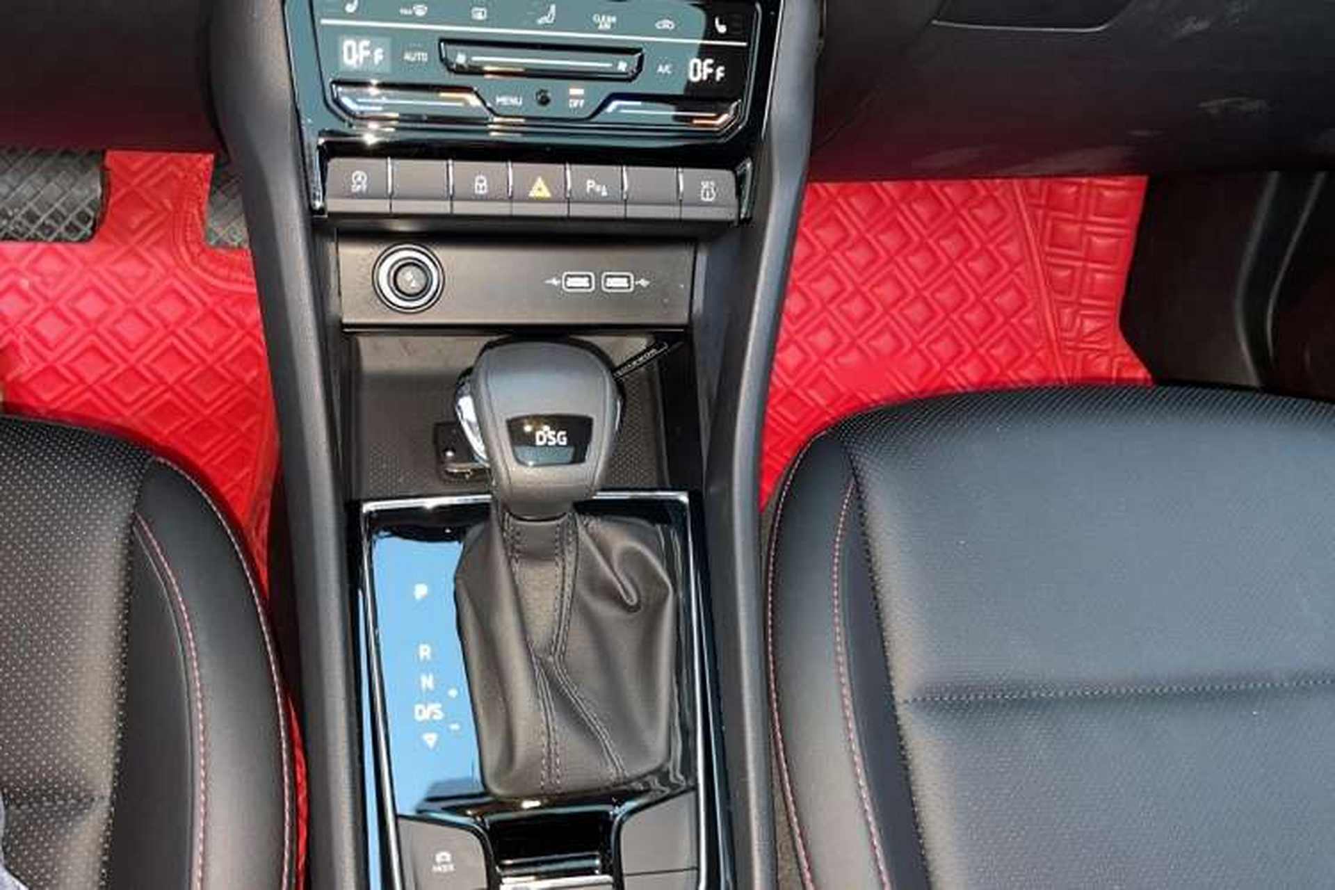 Used Skoda Karoq 2022 TSI280 Premium Edition Interior 4