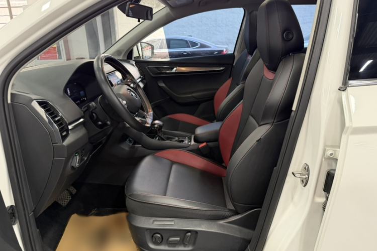 Used Skoda Karoq 2022 TSI280 Luxury Edition Interior 6