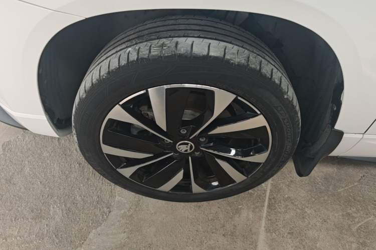 Used Skoda Karoq 2022 TSI280 Prestige Edition Left Front Wheel Hub