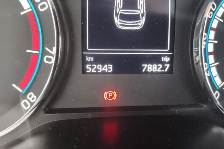 Used Skoda Karoq 2022 TSI280 Luxury Edition Odometer Close Up