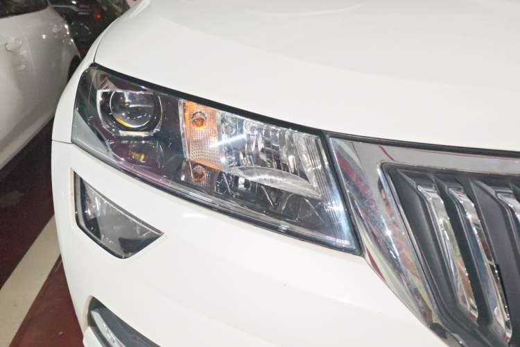 Used Skoda Karoq 2022 TSI280 Premium Edition Right Front Headlight