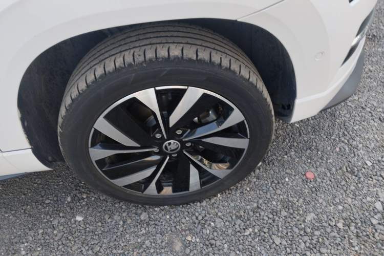 Used Skoda Karoq 2022 TSI280 Luxury Edition Right Front Wheel Hub