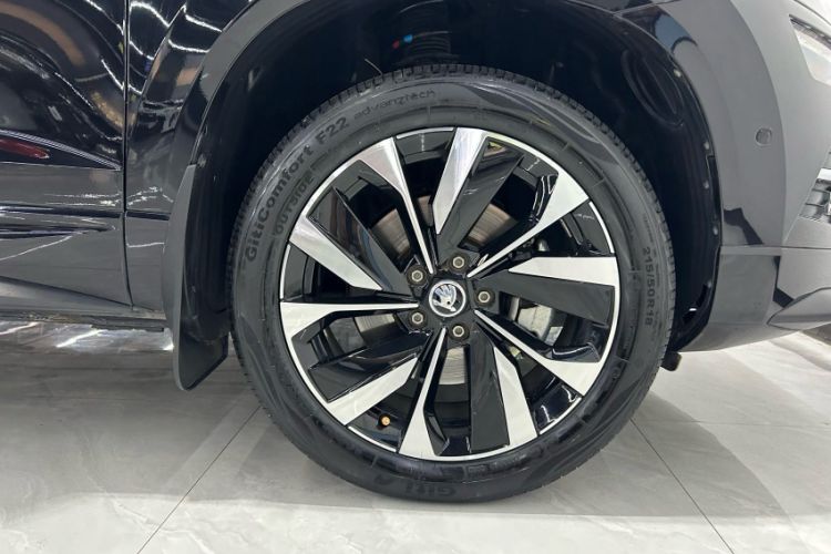 Used Skoda Karoq 2023 TSI280 Luxury Edition Exterior 6