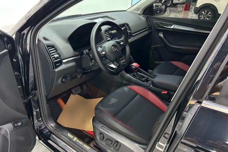 Used Skoda Karoq 2023 TSI280 Luxury Edition Interior 4