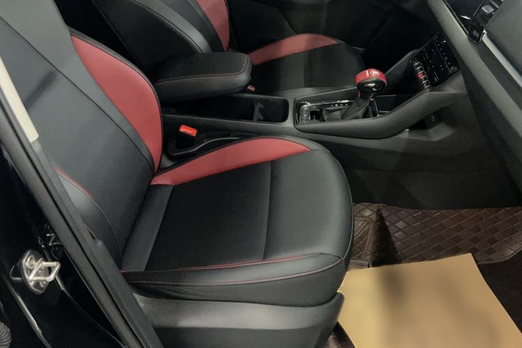 Used Skoda Karoq 2023 TSI280 Luxury Edition Right Front Seat