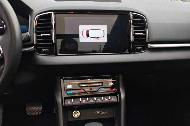 Used Skoda Karoq 2023 TSI280 Luxury Edition Audio And AC Panel