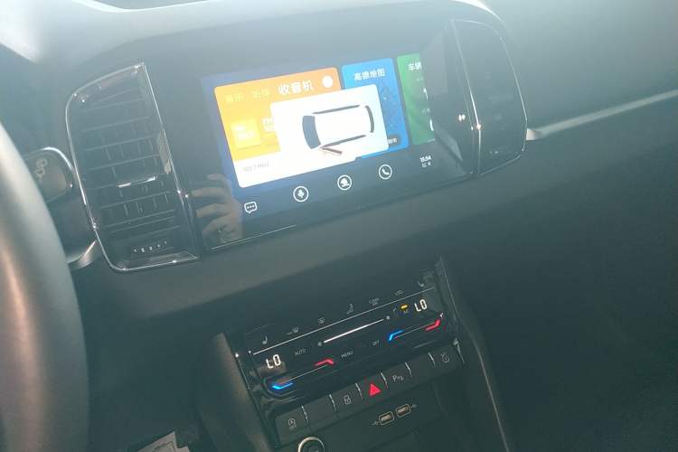 Used Skoda Karoq 2023 TSI280 Premium Edition Audio And AC Panel