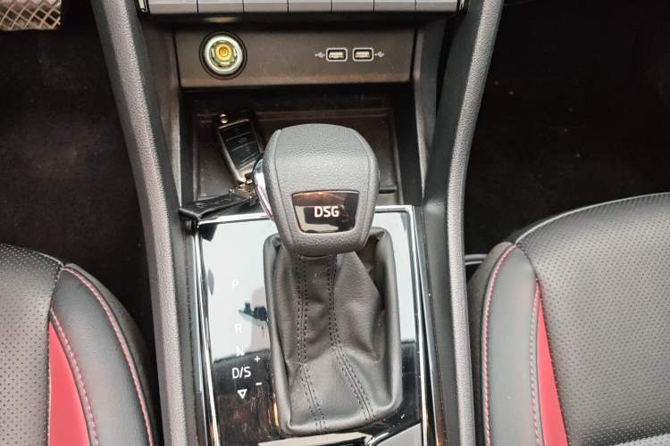Used Skoda Karoq 2023 TSI280 Luxury Edition Gear Lever