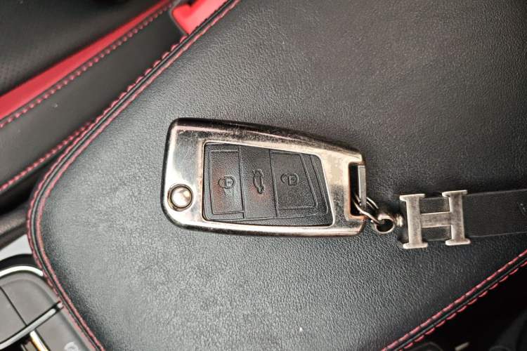 Used Skoda Karoq 2023 TSI280 Luxury Edition Interior 1
