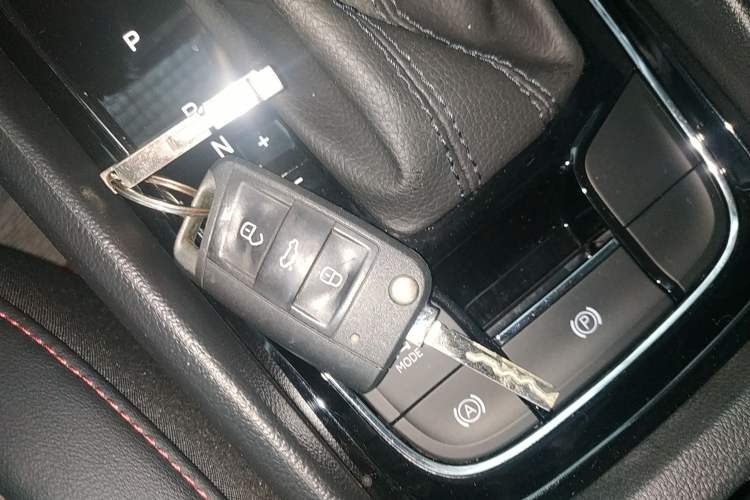 Used Skoda Karoq 2023 TSI280 Premium Edition Interior 1