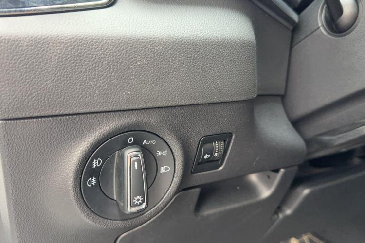Used Skoda Karoq 2023 TSI280 Premium Edition Interior 15