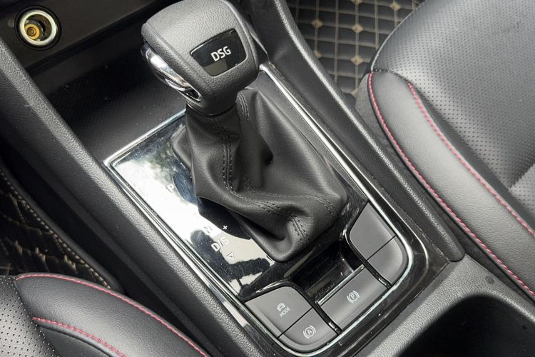 Used Skoda Karoq 2023 TSI280 Premium Edition Interior 2