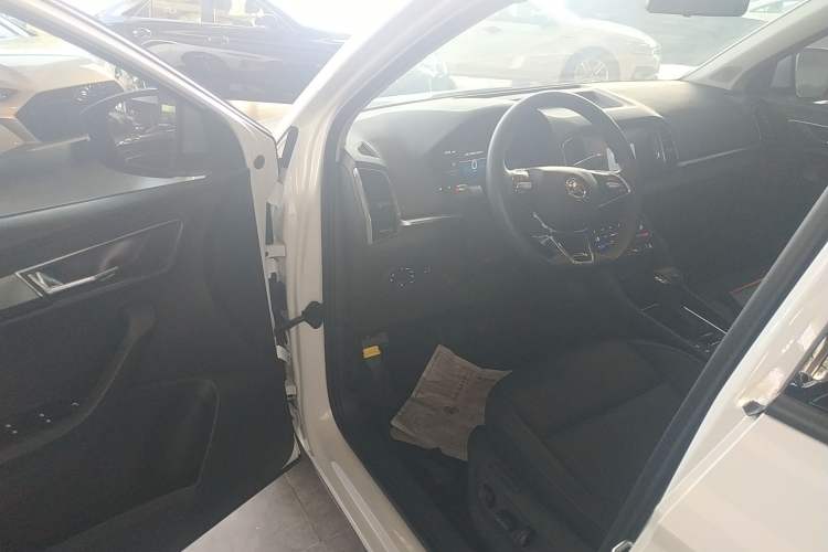 Used Skoda Karoq 2023 TSI280 Premium Edition Interior 3