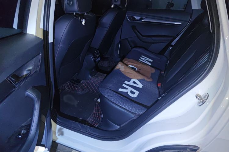 Used Skoda Karoq 2023 TSI280 Premium Edition Interior 4