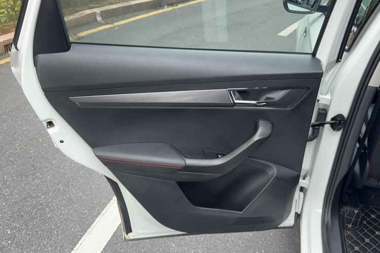 Used Skoda Karoq 2023 TSI280 Premium Edition Interior 8