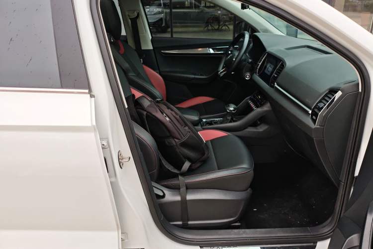 Used Skoda Karoq 2023 TSI280 Luxury Edition Right Front Seat
