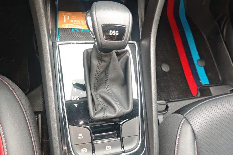 Used Skoda Karoq 2024 TSI280 Luxury Edition Gear Lever