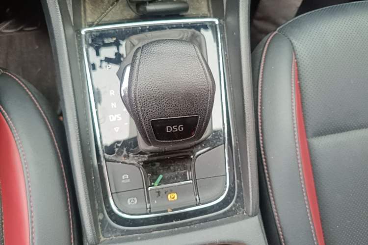 Used Skoda Karoq 2024 TSI280 Luxury Edition Gear Lever