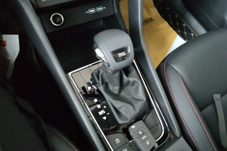 Used Skoda Karoq 2024 TSI280 Premium Edition Gear Lever