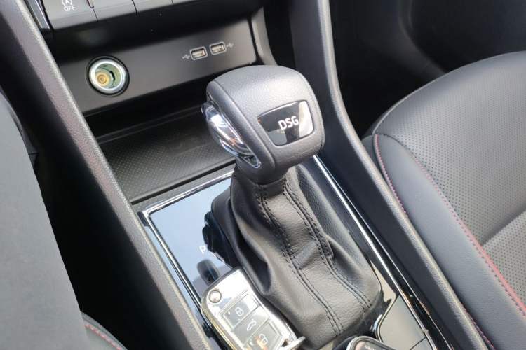 Used Skoda Karoq 2024 TSI280 Luxury Edition Gear Lever