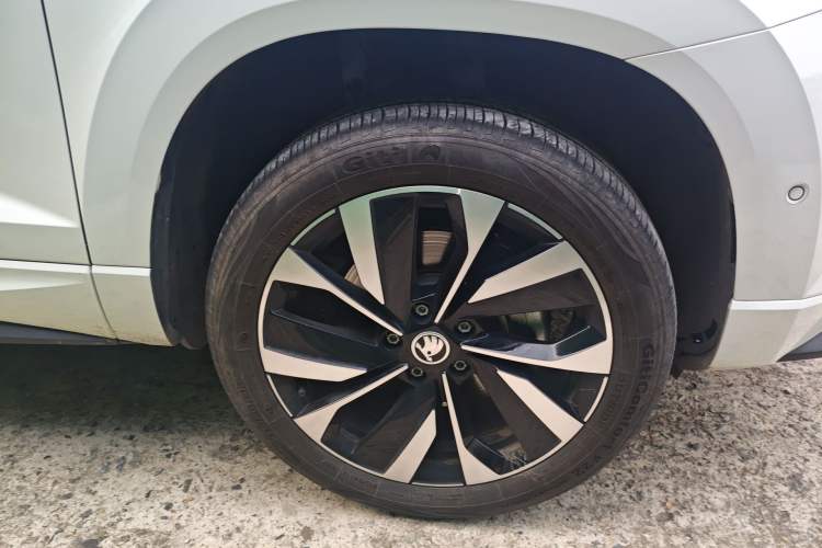 Used Skoda Karoq 2024 TSI280 Luxury Edition Right Front Wheel Hub