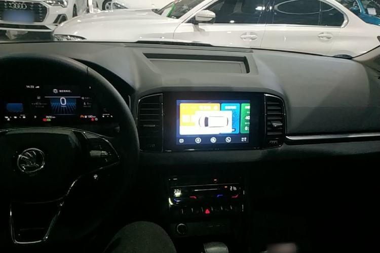 Used Skoda Karoq 2025 TSI280 Luxury Edition Center Console