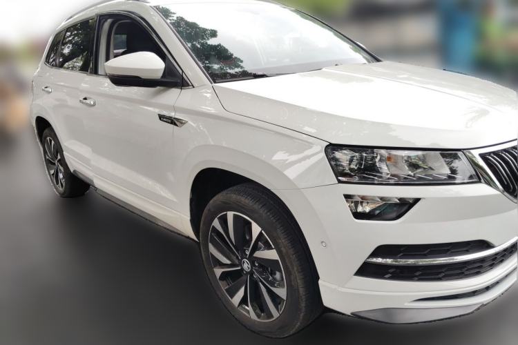 Used Skoda Karoq 2025 TSI280 Luxury Edition Front Right 45 Deg