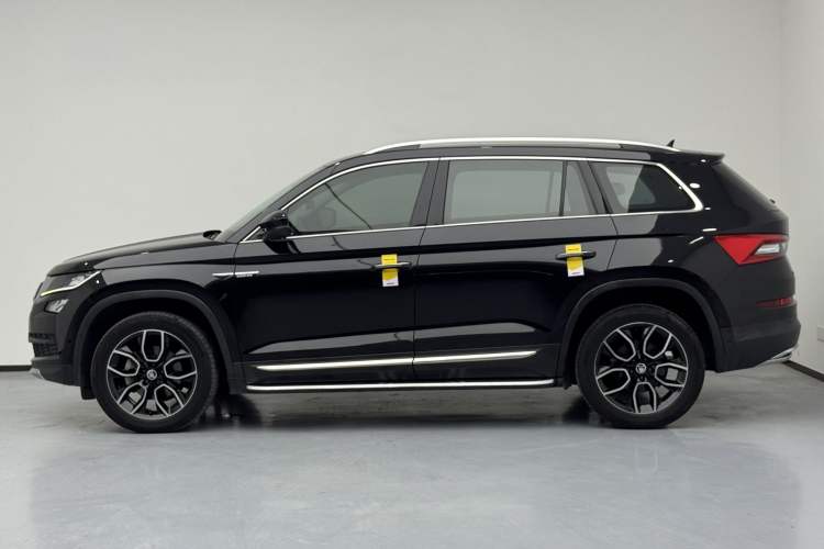 Used Skoda Kodiaq 2019 Facelifted TSI330 5-Seater Two-Wheel-Drive Luxury Enjoyment Edition China VI Standard Exterior 3