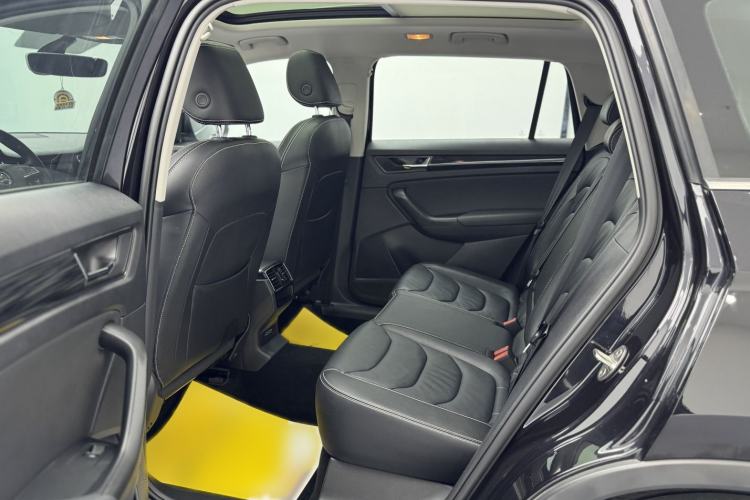 Used Skoda Kodiaq 2019 Facelifted TSI330 5-Seater Two-Wheel-Drive Luxury Enjoyment Edition China VI Standard Interior 2