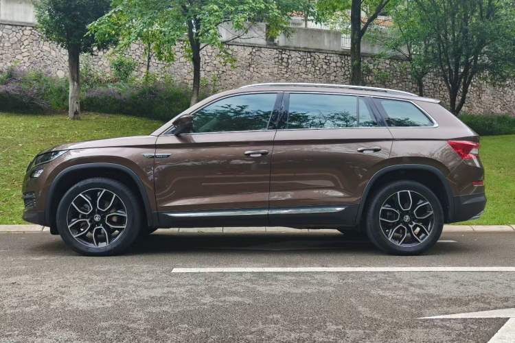 Used Skoda Kodiaq 2018 Restyled TSI330 7-Seater Two-Wheel Drive Luxury Enjoyment Edition Exterior 2
