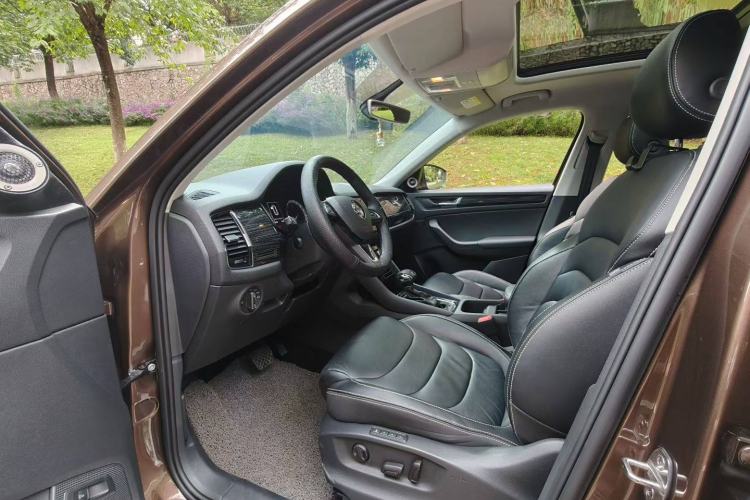 Used Skoda Kodiaq 2018 Restyled TSI330 7-Seater Two-Wheel Drive Luxury Enjoyment Edition Interior 2