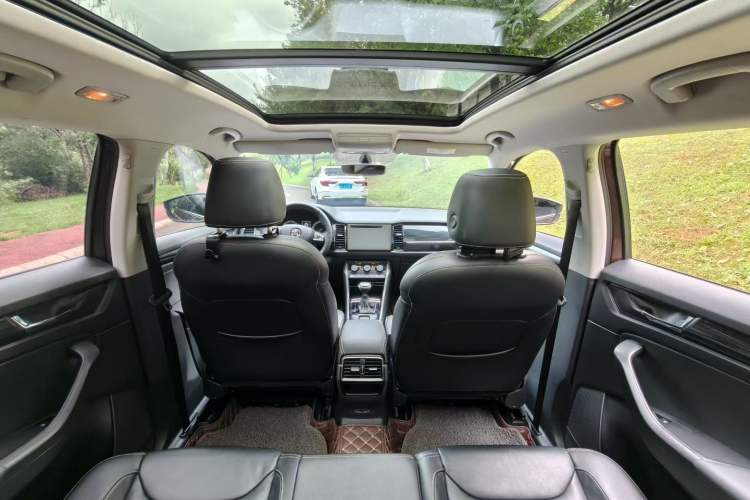 Used Skoda Kodiaq 2018 Restyled TSI330 7-Seater Two-Wheel Drive Luxury Enjoyment Edition Interior 3