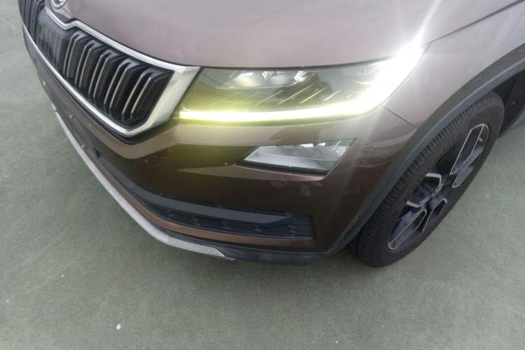 Used Skoda Kodiaq 2018 TSI380 7-Seater Four-Wheel-Drive Flagship Edition Left Front Headlight