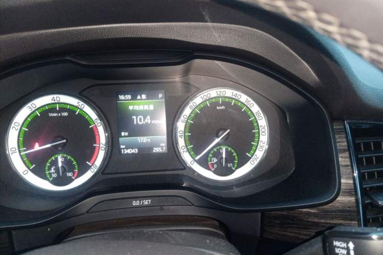 Used Skoda Kodiaq 2018 TSI380 7-Seater Four-Wheel-Drive Flagship Edition Odometer Close Up