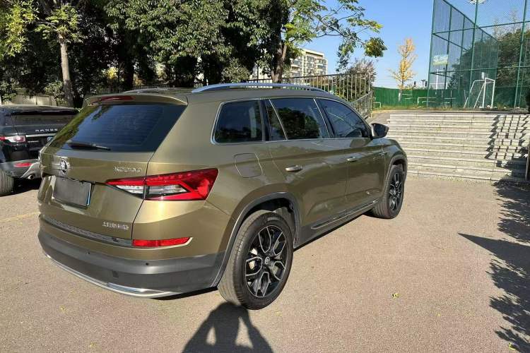 Used Skoda Kodiaq 2017 TSI330 7-Seater Two-Wheel-Drive Luxury Edition Exterior 5