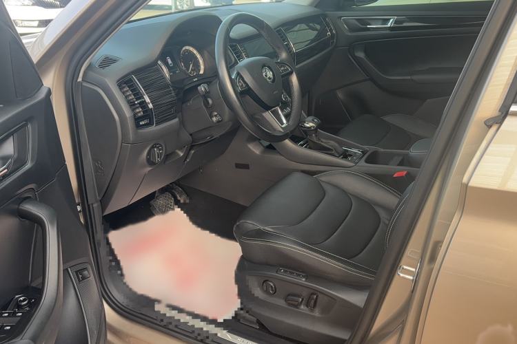 Used Skoda Kodiaq 2017 TSI380 7-Seater Four-Wheel-Drive Flagship Edition Interior 2