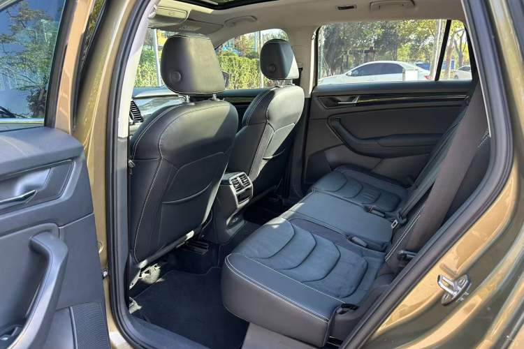 Used Skoda Kodiaq 2017 TSI330 7-Seater Two-Wheel-Drive Luxury Edition Interior 3