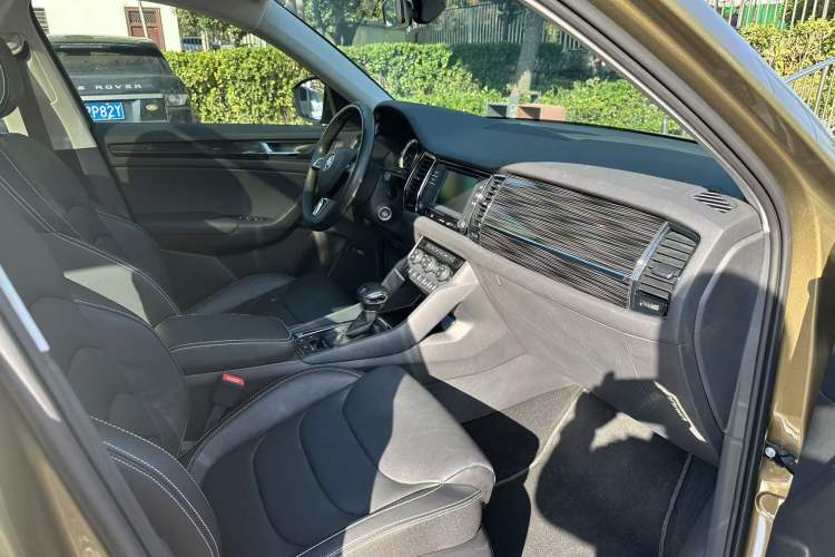 Used Skoda Kodiaq 2017 TSI330 7-Seater Two-Wheel-Drive Luxury Edition Interior 4