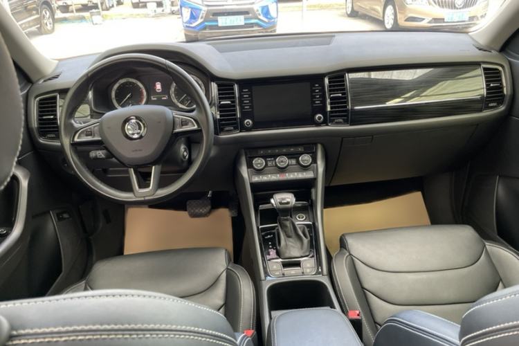 Used Skoda Kodiaq 2017 TSI380 7-Seater Four-Wheel-Drive Flagship Edition Interior 8