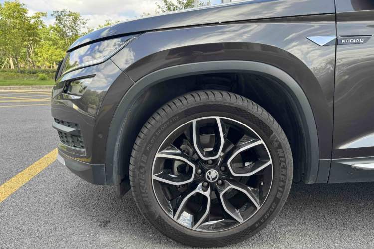 Used Skoda Kodiaq 2018 Restyled TSI330 7-Seater Two-Wheel Drive Luxury Tech Edition Exterior 6