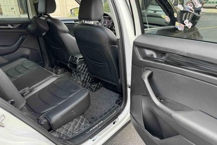 Used Skoda Kodiaq 2018 Restyled TSI330 7-Seater Two-Wheel Drive Luxury Tech Edition Interior 10
