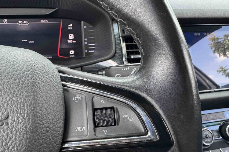 Used Skoda Kodiaq 2018 Restyled TSI330 7-Seater Two-Wheel Drive Luxury Tech Edition Interior 2