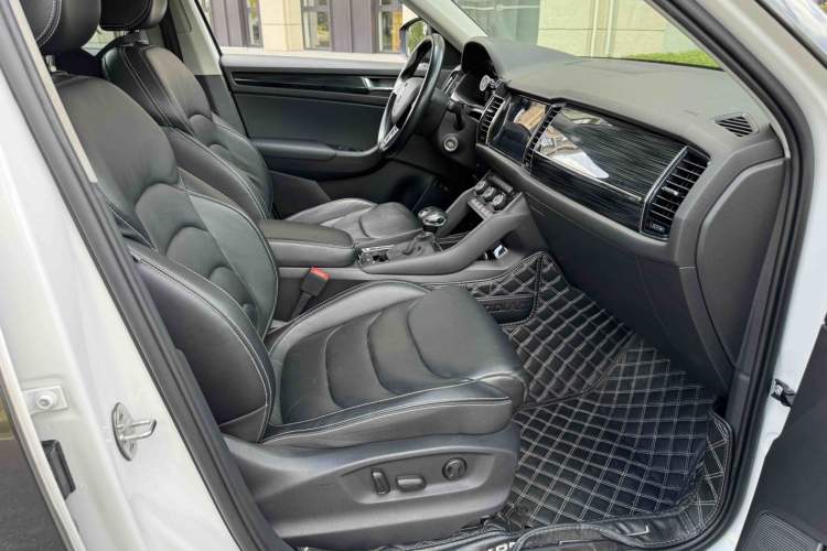 Used Skoda Kodiaq 2018 Restyled TSI330 7-Seater Two-Wheel Drive Luxury Tech Edition Interior 8