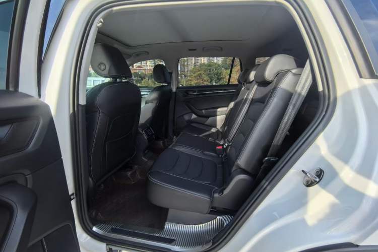 Used Skoda Kodiaq 2018 Restyled TSI330 7-Seater Two-Wheel Drive Luxury Enjoyment Edition Interior 2