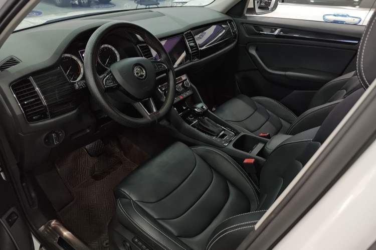 Used Skoda Kodiaq 2018 Restyled TSI330 7-Seater Two-Wheel Drive Luxury Enjoyment Edition Interior 3