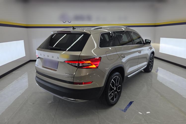 Used Skoda Kodiaq 2020 TSI330 7-Seater Two-Wheel-Drive Luxury Enjoyment Edition Rear Right 45 Deg