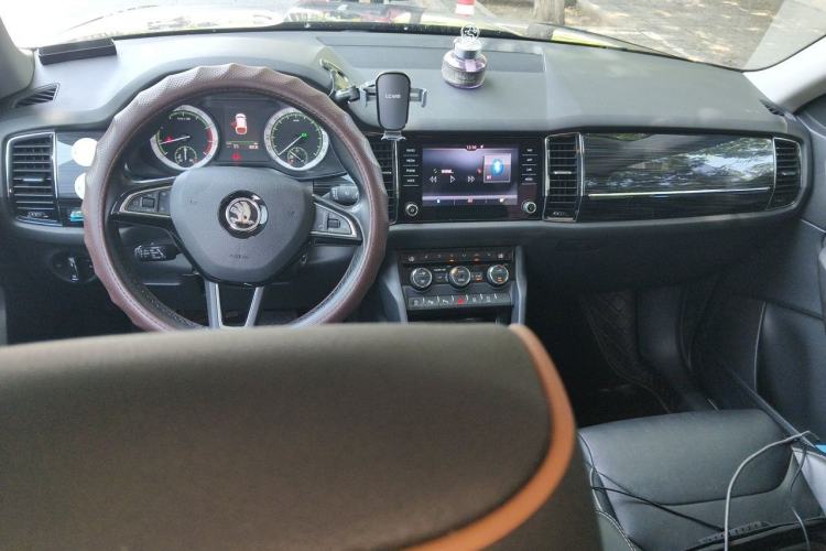 Used Skoda Kodiaq 2017 TSI380 7-Seater Four-Wheel-Drive Flagship Edition Center Console