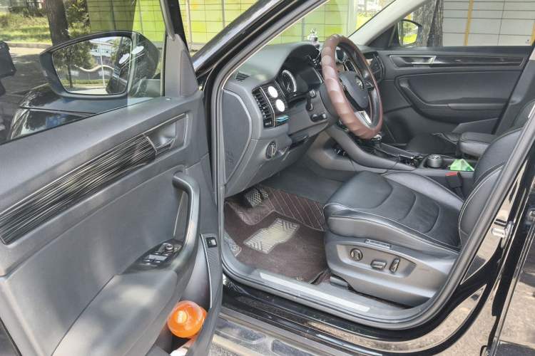 Used Skoda Kodiaq 2017 TSI380 7-Seater Four-Wheel-Drive Flagship Edition Driver Seat