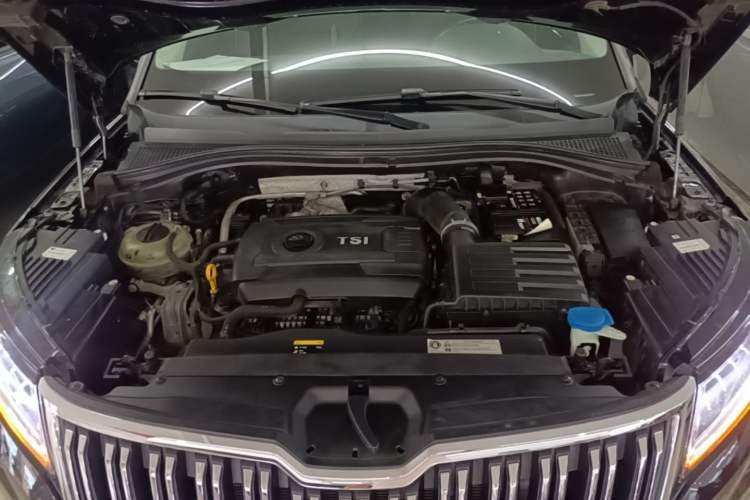 Used Skoda Kodiaq 2017 TSI330 7-Seater Two-Wheel-Drive Luxury Edition Engine Bay